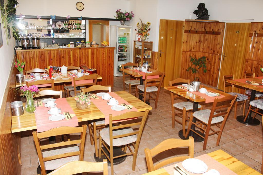 Chaloupka Guest house Prague